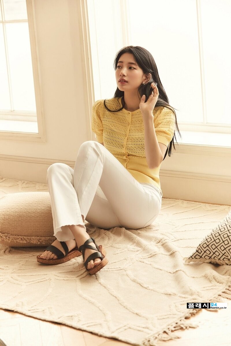 Bae-Suzy-for-GUESS-2022-Summer-Collection-Sweet-Summer-Days-documents-1.jpg
