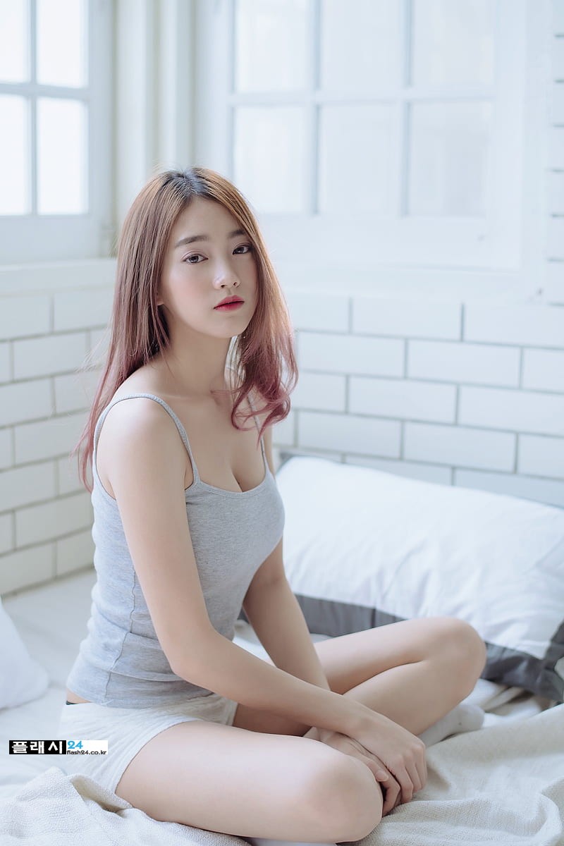 HD-wallpaper-asian-women-model-brunette-grey-tops-in-bed-short-shorts-sitting-legs-crossed-pillow-looking-at-viewer-indoors-bed-bedroom-women-indoors.jpg