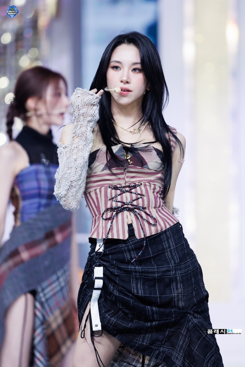 240229-TWICE-Chaeyoung-ONE-SPARK-at-M-Countdown-6.jpg