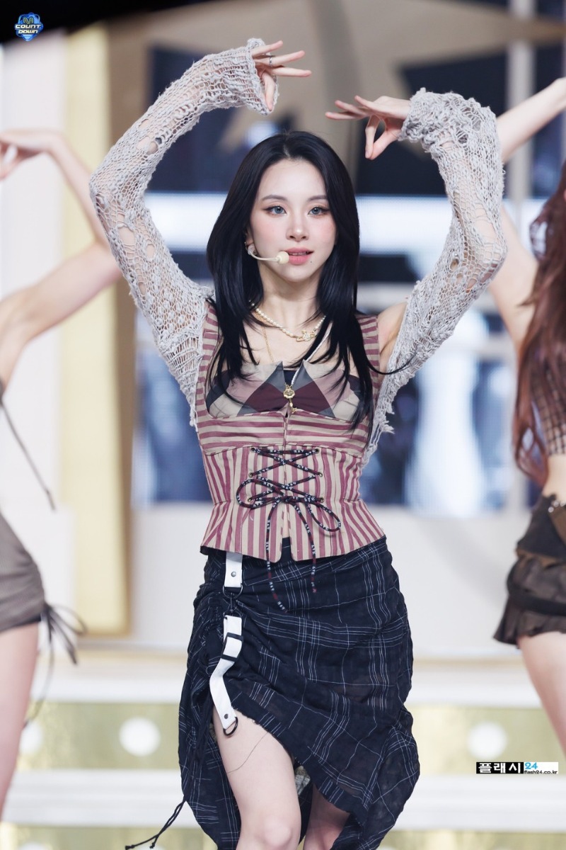 240229-TWICE-Chaeyoung-ONE-SPARK-at-M-Countdown-5.jpg