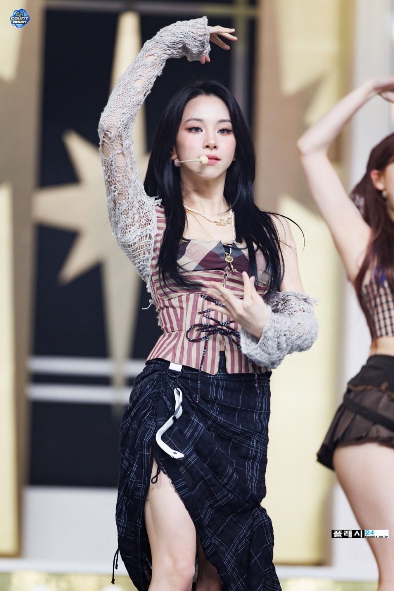 240229-TWICE-Chaeyoung-ONE-SPARK-at-M-Countdown-2.jpg
