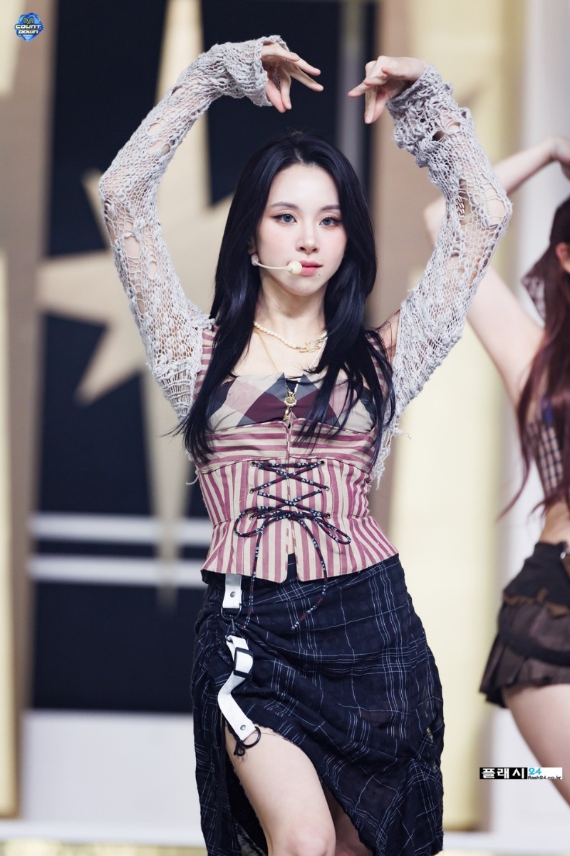 240229-TWICE-Chaeyoung-ONE-SPARK-at-M-Countdown-1.jpg